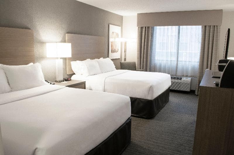 Holiday Inn Fargo 4