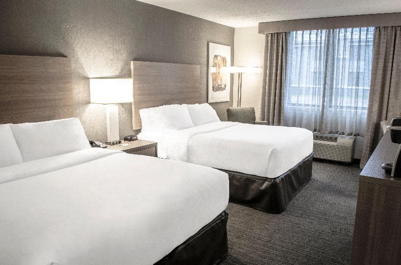 Holiday Inn Fargo 5