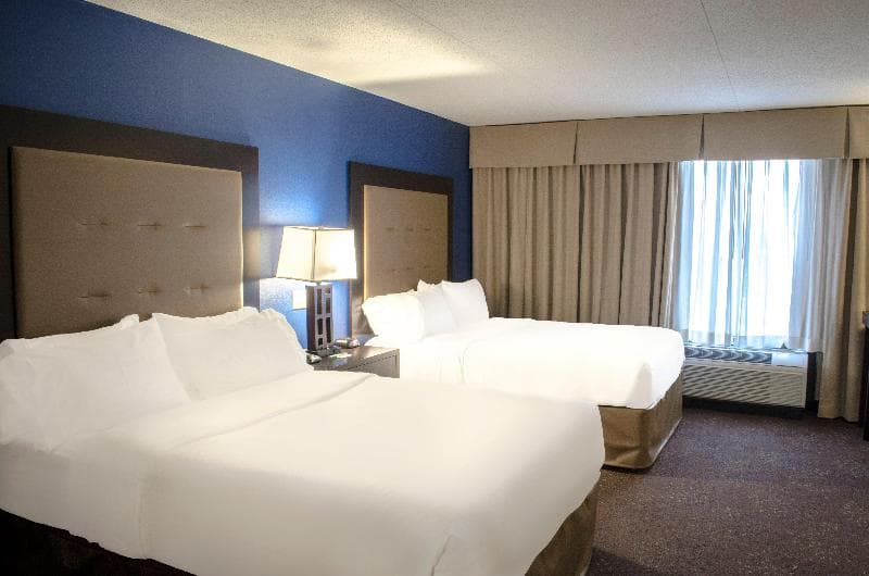 Holiday Inn Fargo 3