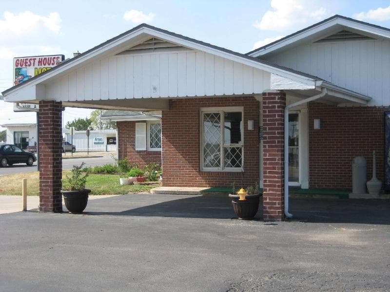 Luxury Inn And Suites Forrest City 5