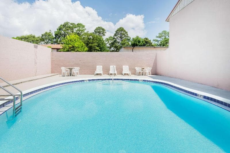 Super 8 by Wyndham Fort Walton Beach 4