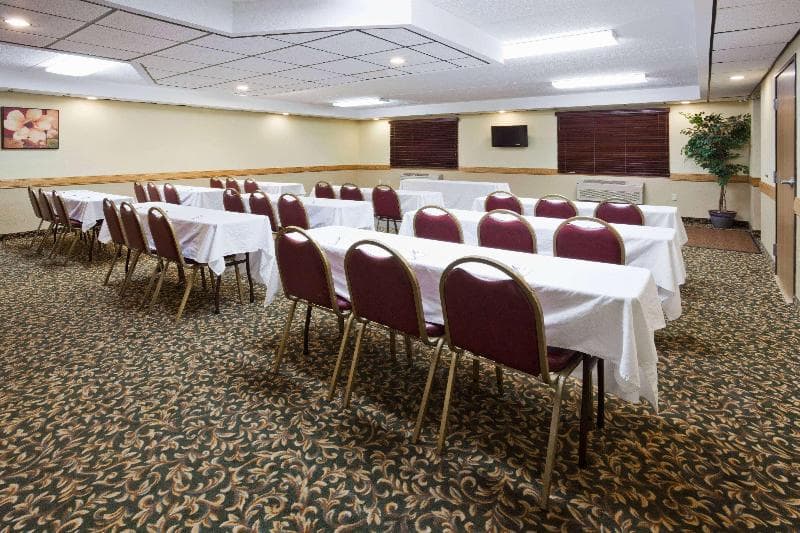AmericInn by Wyndham Fargo West Acres photo 1