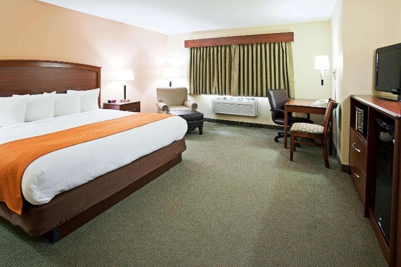 AmericInn by Wyndham Fargo West Acres 5