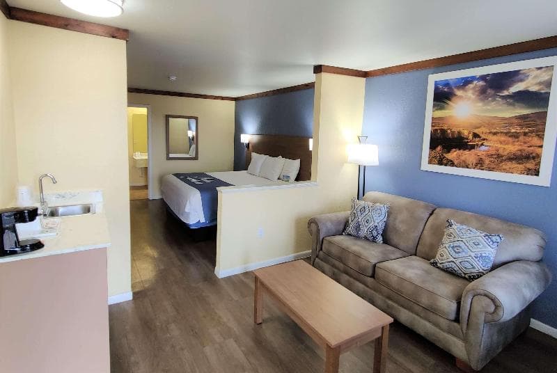 Days Inn By Wyndham Suites Fredericksburg photo 1
