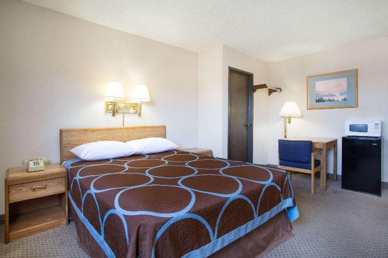 Super 8 by Wyndham Fallon photo 1