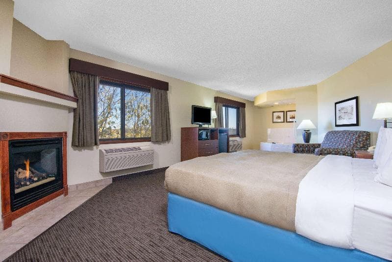 AmericInn by Wyndham Windsor Ft. Collins 5