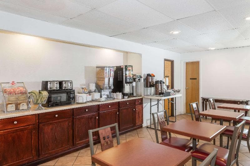 Super 8 By Wyndham Pompano Beach 2