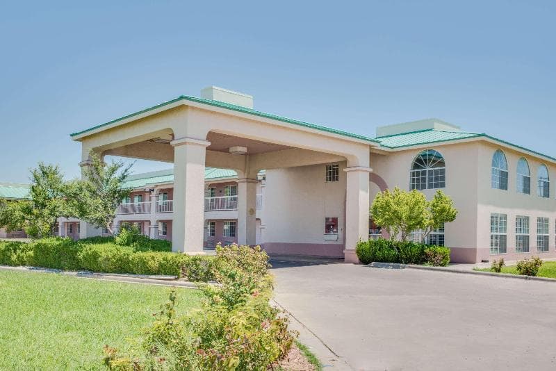 Days Inn by Wyndham Fort Stockton 5