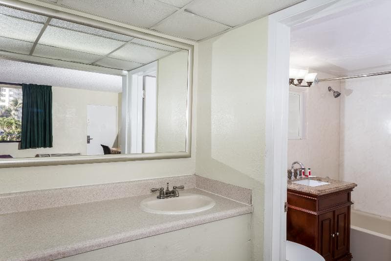 Ocean Reef Hotel 4
