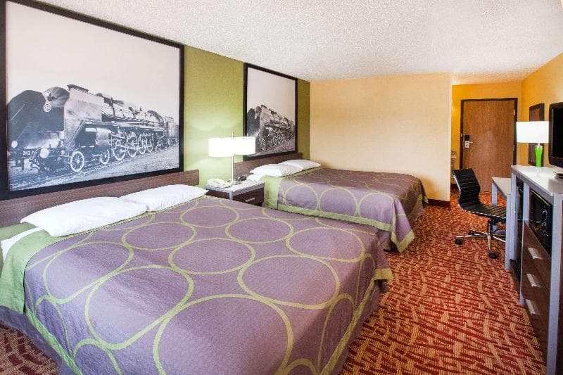 Super 8 by Wyndham Van Buren/Fort Smith Area photo 1