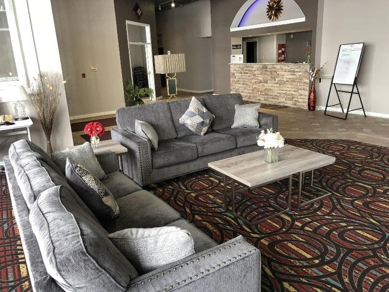 Hometown Inn & Suites 5