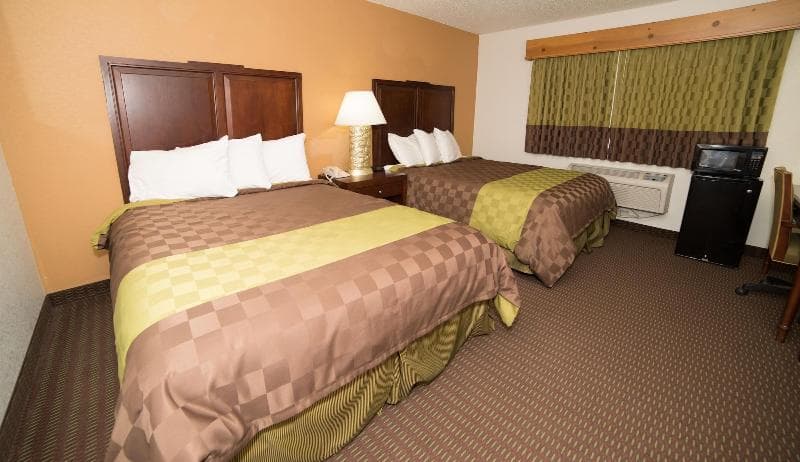 Hometown Inn & Suites 4