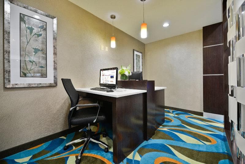 Holiday Inn Express Forrest City 3