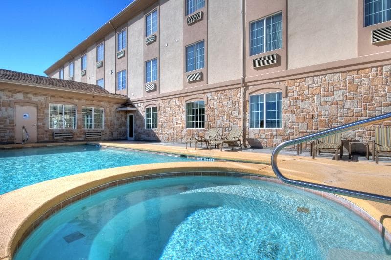 Holiday Inn Express Hotel & Suites Pecos 5