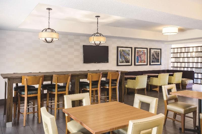 Fairfield By Marriott Fresno River Park 3