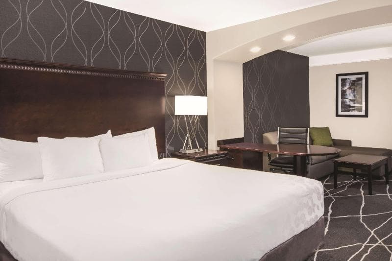 Fairfield By Marriott Fresno River Park 5