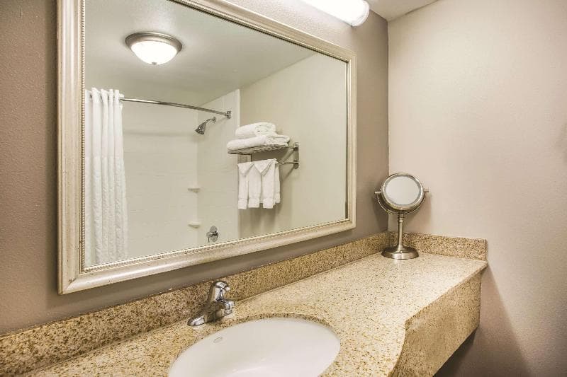 Fairfield By Marriott Fresno River Park 4