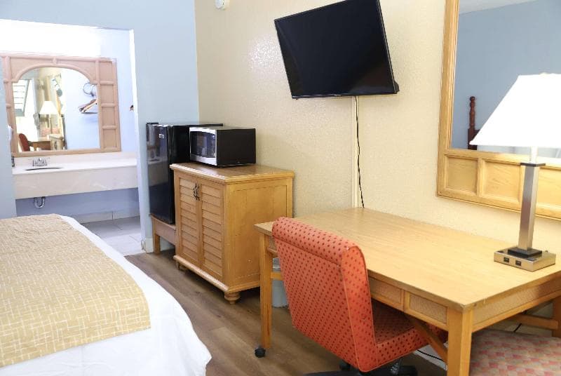 Travelodge by Wyndham Florence 4