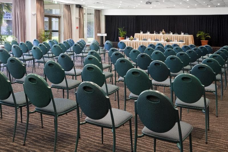 Holiday Inn Suva 1
