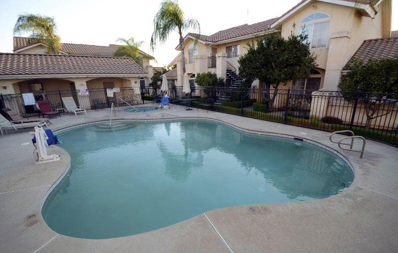 Garden Inn & Suites Fresno main