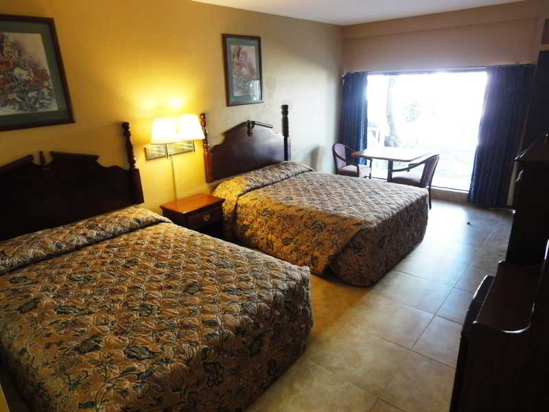 Oceans Beach Resort & Suites 4