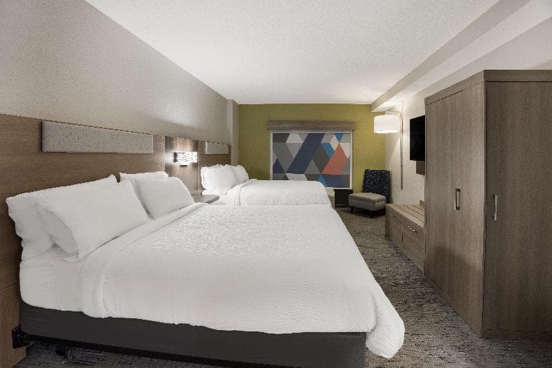 Holiday Inn Express & Suites Perry 5