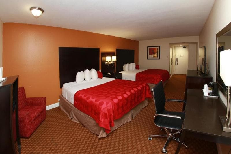 Ramada by Wyndham Fresno North 5
