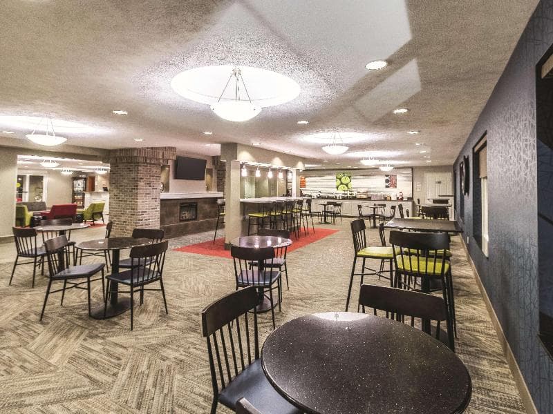 La Quinta Inn & Suites by Wyndham Fargo-Medical Center 3