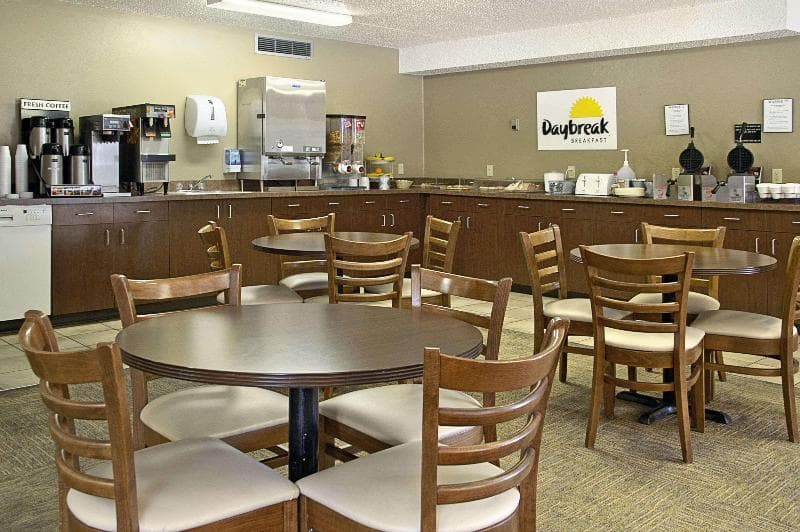 Days Inn By Wyndham Sioux Falls Empire 4