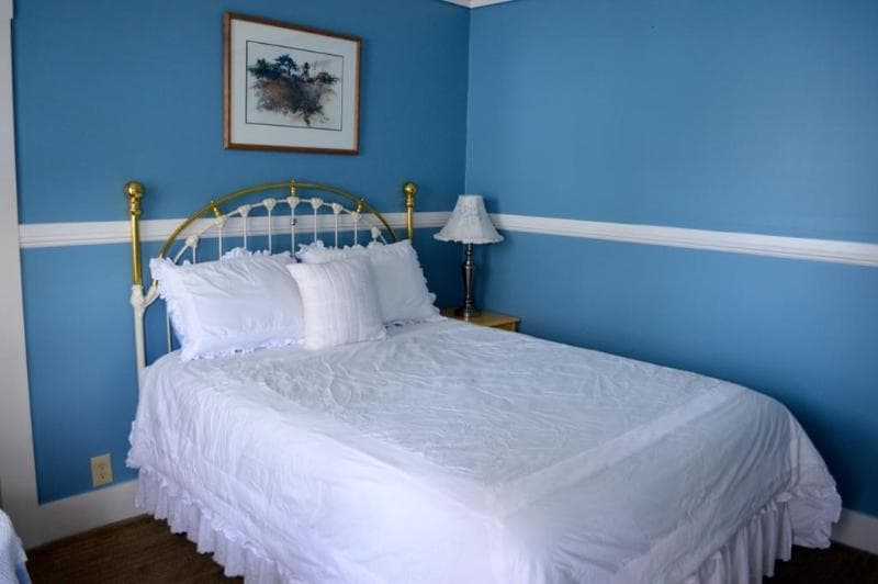 Glass Beach Inn main