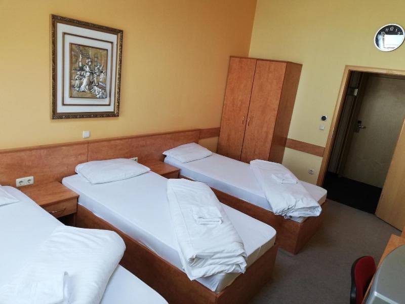Airport Global Hotel main