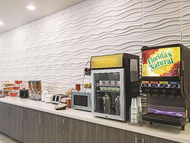 La Quinta Inn And Suites Forest Hill/ Fort Worth 3