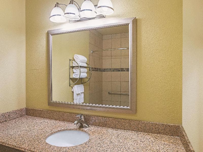 La Quinta Inn And Suites Forest Hill/ Fort Worth 5