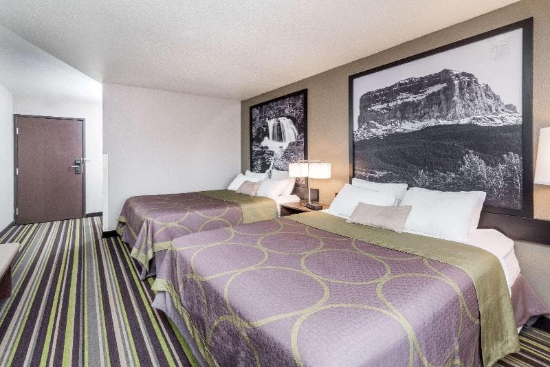 Super 8 by Wyndham Kalispell Glacier National Park 5