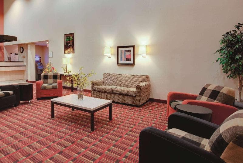 Ramada by Wyndham Fairfield, NJ 4