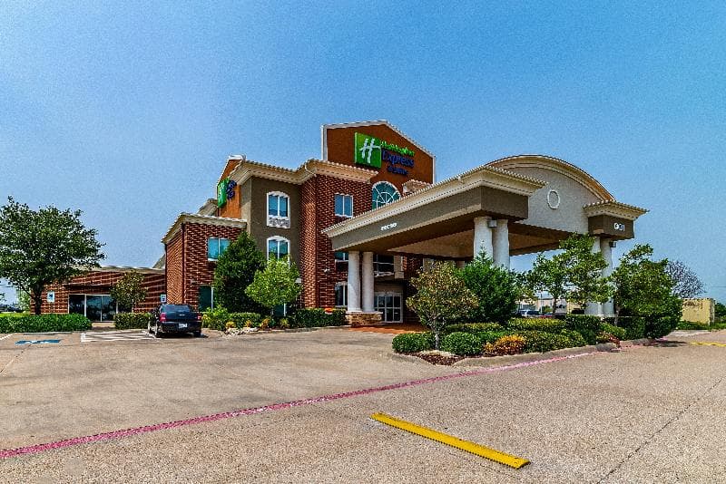 Holiday Inn Express & Suites Fort Worth I-35 Weste photo 1