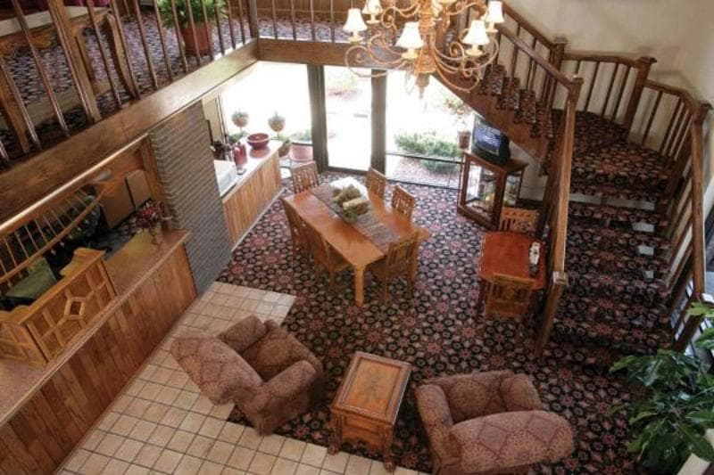 Foothills Inn 4