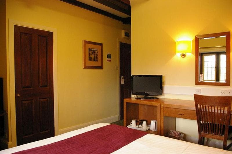 Farnham House photo 1