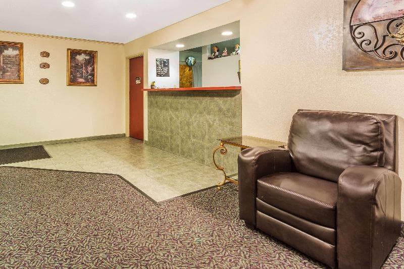 Super 8 By Wyndham Greeley 3