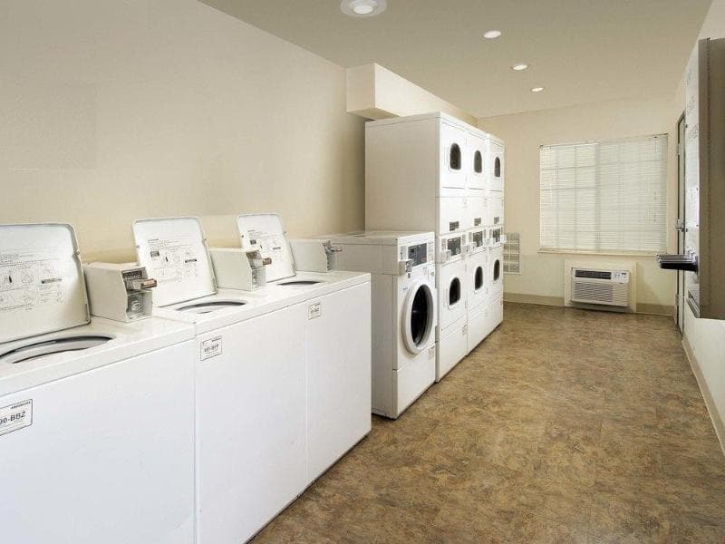 Extended Stay America Select Suites Fort Myers Northeast 4