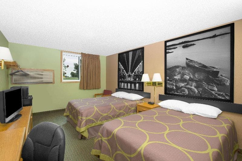 Super 8 by Wyndham Worthington Minnesota 3