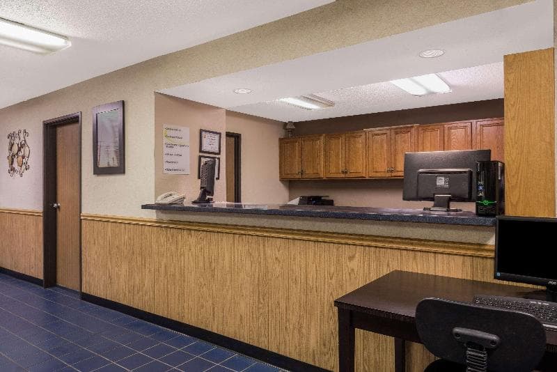 Super 8 By Wyndham Potosi 5