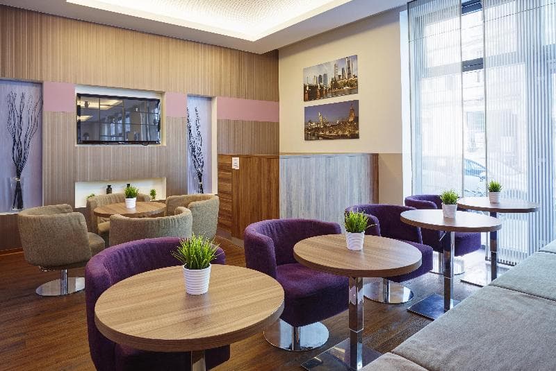 Premier Inn Frankfurt City Centre 3