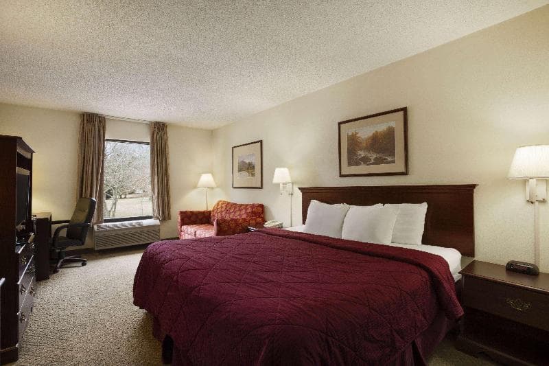 Days Inn by Wyndham Farmville photo 1