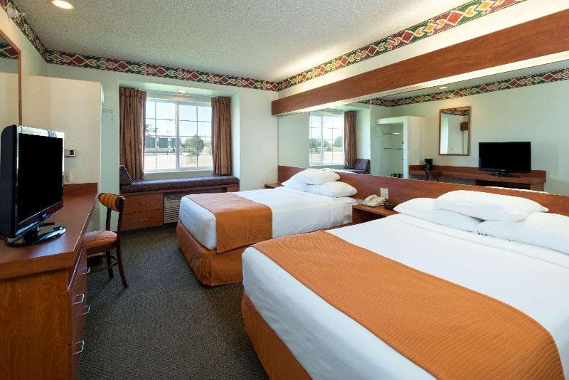 Microtel Inn & Suites By Wyndham Pueblo 2