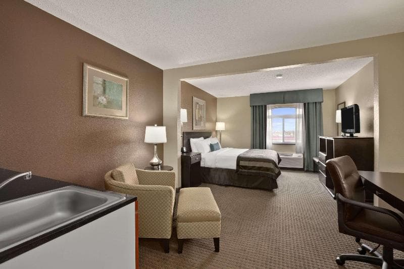 Wingate by Wyndham Pueblo 2