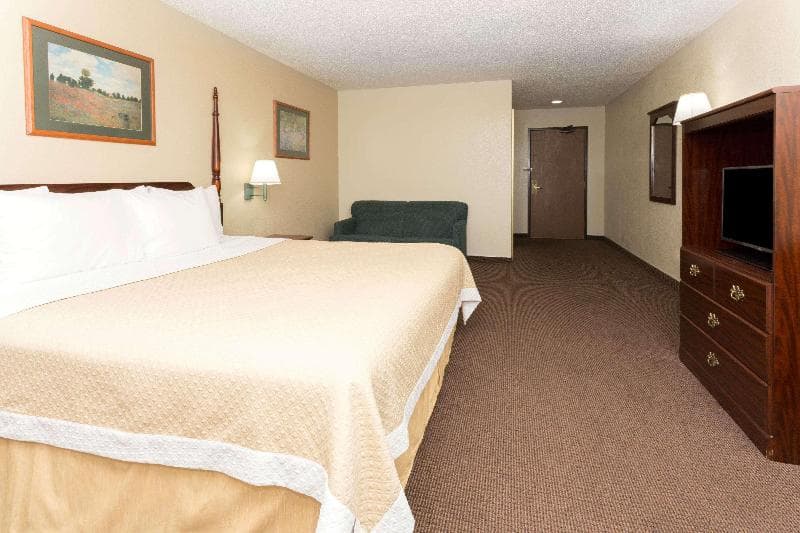 Days Inn by Wyndham Colorado Springs Airport 5