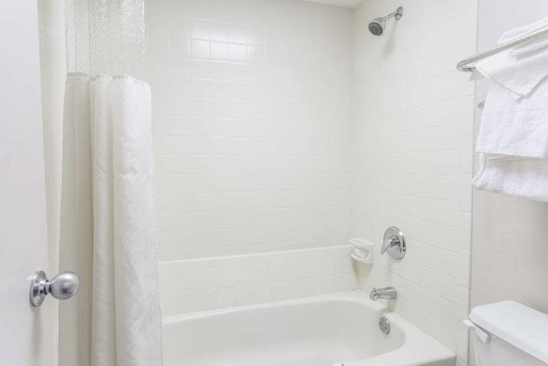 Howard Johnson Colorado Springs main