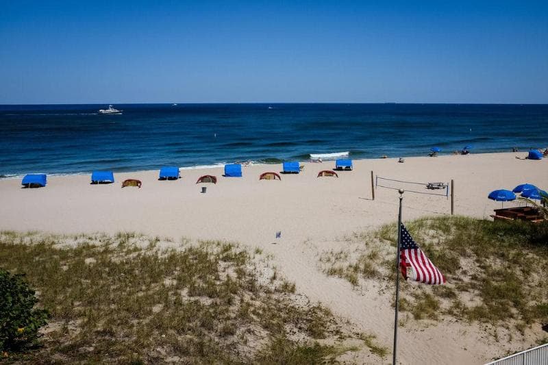 La Costa Beach Club 3