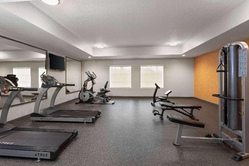 La Quinta Inn & Suites by Wyndham Ft. Pierce 2